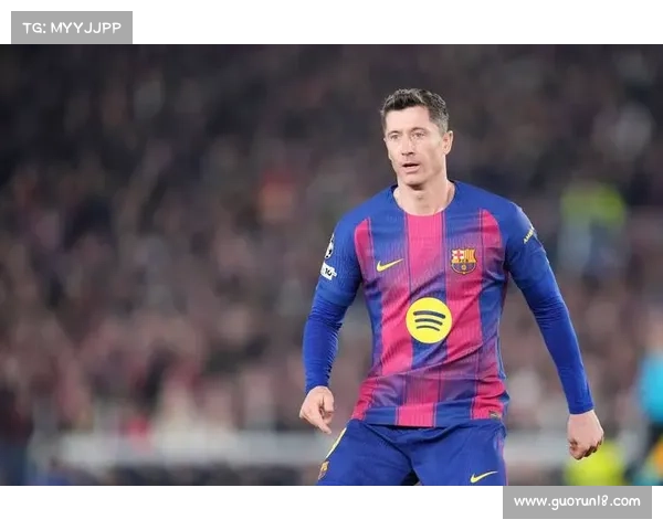 如何像莱万多夫斯基一样提升射门技巧并成为锋线杀手