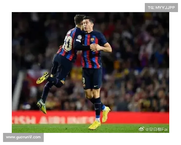 如何模仿莱万多夫斯基的射门技巧提升进攻效率与精准度