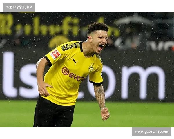 如何通过比赛数据和技术分析了解多特边锋桑乔的个人特点与风格