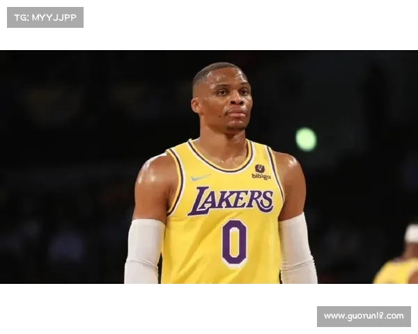 拉塞尔·威斯布鲁克2028年全明星赛精彩表现震撼全场带领球队再创辉煌