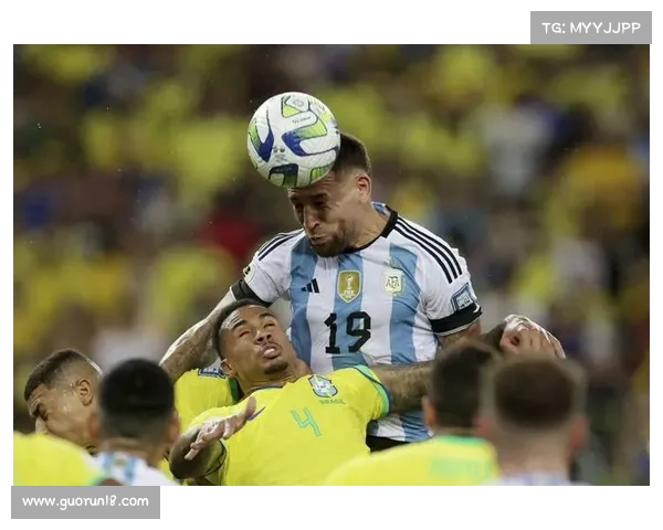 拉菲尼亚热身时遭阿根廷球迷嘘声回应 引发赛前紧张气氛